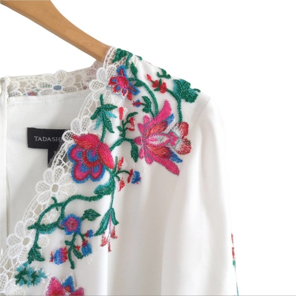 Tadashi Shoji Koa Floral Embroidered White Crepe Bell Sleeve Blouse Size Large - Picture 6 of 14